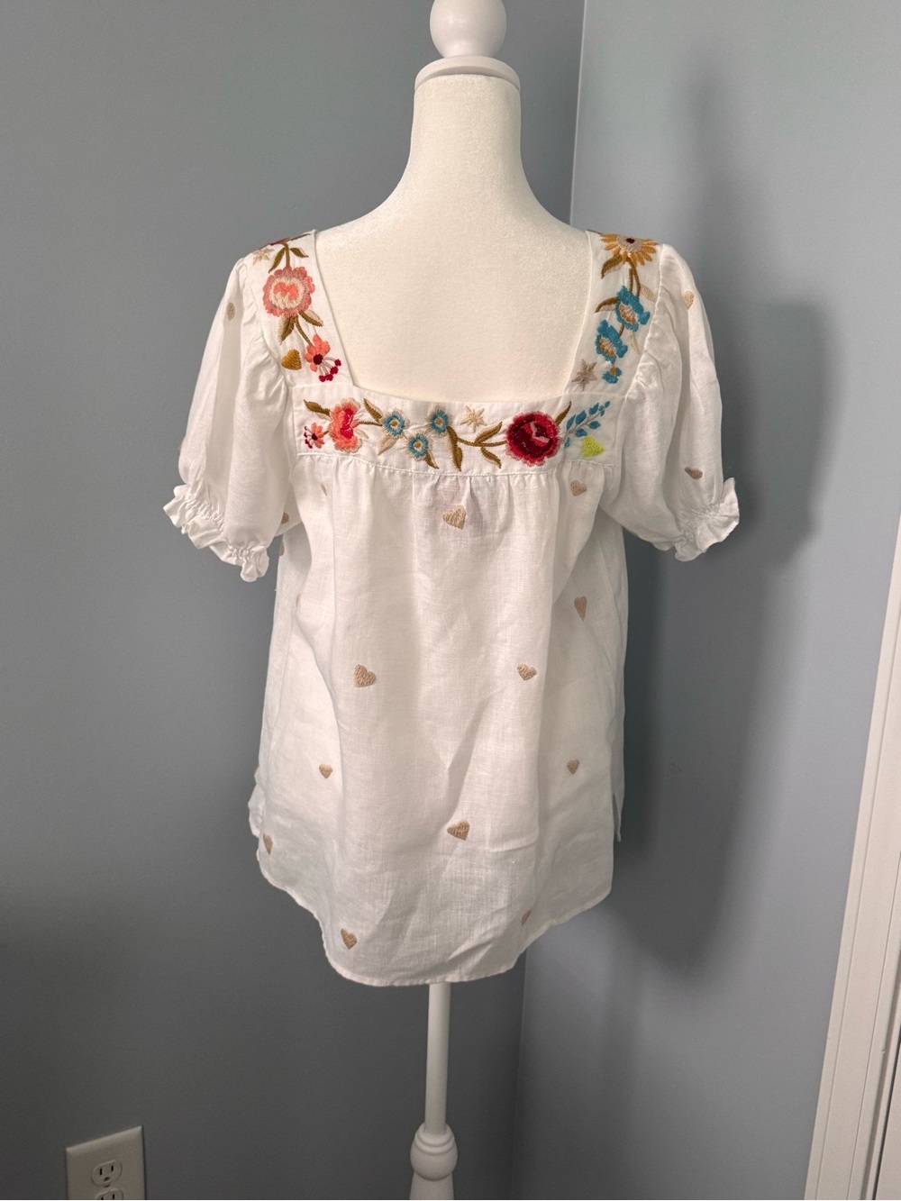 NWOT Johnny Was Embroidered Linen White Puff-Sleeve Peasant Top Size XS - Picture 2 of 4